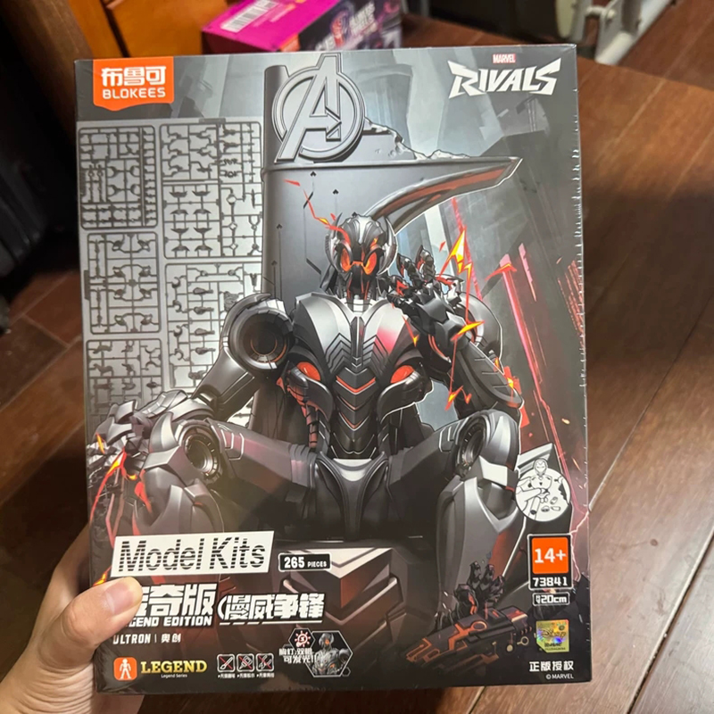 Model Kit Ultron - Blokees Nouvelle Édition Ultron Legend, Kit