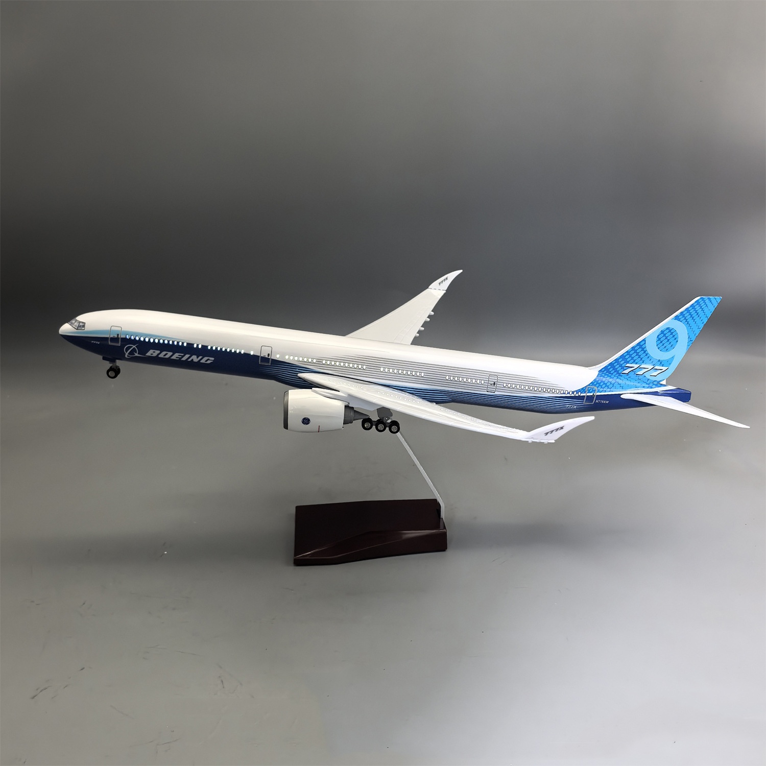 Model Kit Airplane - Maquette d'avion B777-9X à l'échelle 1/157