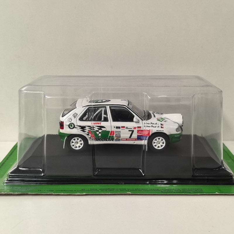 Modèle miniature IXO à l'échel - Model Kit Cars avis et prix