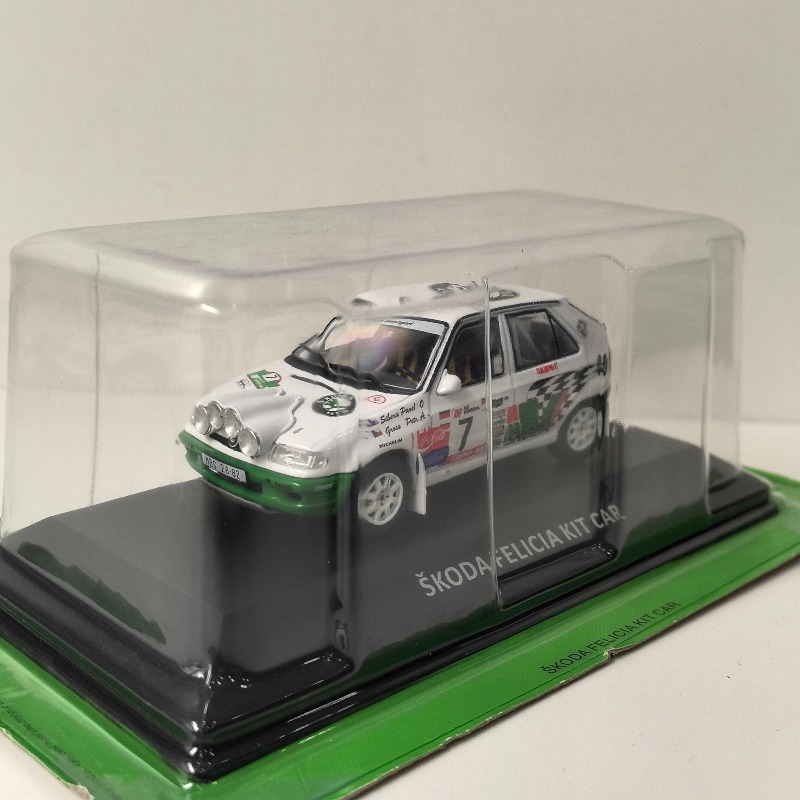Modèle miniature IXO à l'échel - Model Kit Cars avis et prix