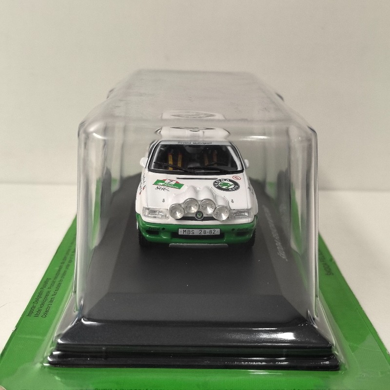 Modèle miniature IXO à l'échel - Model Kit Cars avis et prix
